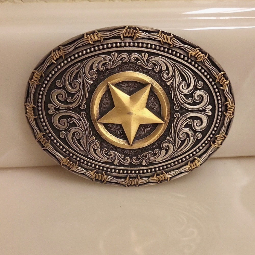 Montana Sliversmiths Two Tone Texas Star Buckle